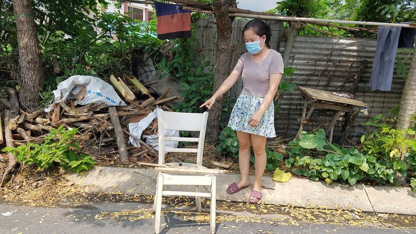 Hình ảnh chị D chia sẻ lũ cướp dùng chiếc ghế này để đánh ông T