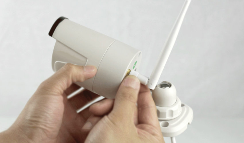 Thường xuyên kiểm tra vỏ của camera